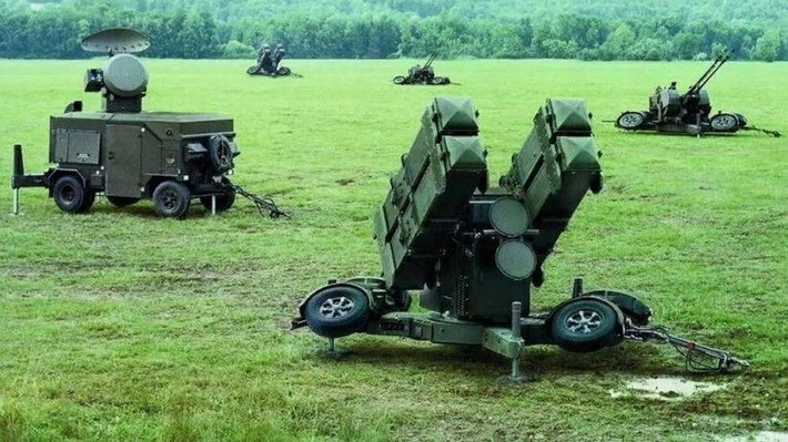 Phiên bản Skyguard 3 gồm một trạm điều khiển hỏa lực + radar trinh sát phát hiện mục tiêu; cung cấp phần tử bắn cho các vũ khí hỏa lực gồm bệ phóng tên lửa đất đối không, pháo phòng không nòng đôi 35mm Oerlikon GDF007 và nòng đơn Oerlikon Mk2.