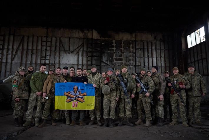 Theo thông tin của cả Nga và Ukraine, hiện Quân đội Ukraine đã sẵn sàng mở cuộc phản công ở khu vực Bakhmut trong thời gian tới. Đây là tuyên bố chính thức của lãnh đạo cấp cao quân đội Ukraine. Vậy Quân đội Ukraine có thể gây được bất ngờ gì ở Bakhmut và khu vực lân cận, và quân đội Nga có kế hoạch gì để đối phó?