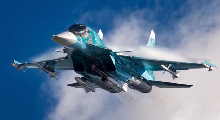 Tổng giám đốc UCA Yuri Slyusar tuyên bố rằng, Su-34M bắt đầu được đưa vào trang bị từ năm 2014, có năng lực chiến đấu gấp đôi so với Su-34 nguyên bản, với một tính năng mới nổi bật là giao diện chuyên dụng cho ba loại khí tài trinh sát khác nhau, có thể tối đa hóa nhận thức tình huống. Ảnh: Pinterest.