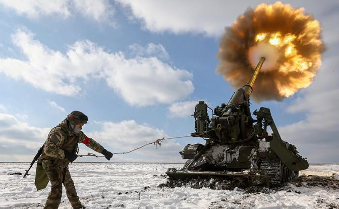 Kể từ ngày 8/12, khi thời tiết ở vùng Donbass, phía đông Ukraine dần được cải thiện, cụm quân “phía Đông” của Nga dần tăng cường bao vây từ phía đông bắc, đông nam và tây nam thành phố Avadiivka.