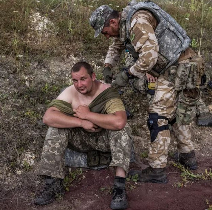 Còn một số biệt đội lính đánh thuê nước ngoài cho Ukraine còn tệ hơn, như thể họ bị lãng quên, khi quân Nga còn tập trung mọi hỏa lực hạng nặng hiện có vào họ. Có vẻ như quân đội Ukraine và lính đánh thuê không hiệp đồng với nhau được tốt.