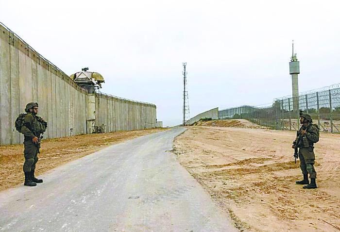 Để đối phó với cuộc đột kích quy mô lớn do Hamas phát động, hãng tin Mỹ CNN ngày 8/10 đã có bài khiến dư luận đặt câu hỏi: Tại sao các biện pháp an ninh biên giới phức tạp của Israel không có tác dụng?