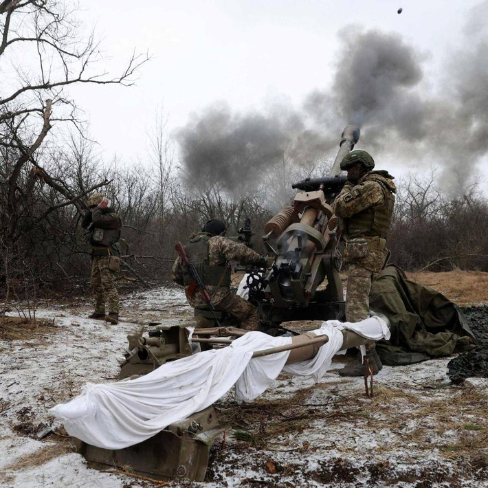 Theo Tướng Syrsky cho biết, sau khi Quân đội Ukraine cầm cự được ở Bakhmut khoảng 4 tháng, họ sẽ "sớm" tiến hành phản công. Những nhận xét này là tuyên bố trực tiếp nhất từ phía Ukraine, về quá trình chuyển đổi từ phòng ngự sang tấn công.