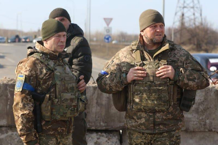 Có thông tin chính thức rằng, Tổng thống Zelensky và Tổng tư lệnh Lực lượng Vũ trang Ukraine Zaluzhny đã đưa ra quyết định thống nhất về việc tiếp tục bảo vệ Bakhmut hay không? Còn theo tuyên bố gần đây của Tổng thư ký NATO, ông Jens Stoltenberg cho biết, Bakhmut nhiều khả năng sẽ bị “bỏ rơi” theo đúng nghĩa đen trong vòng vài ngày tới.