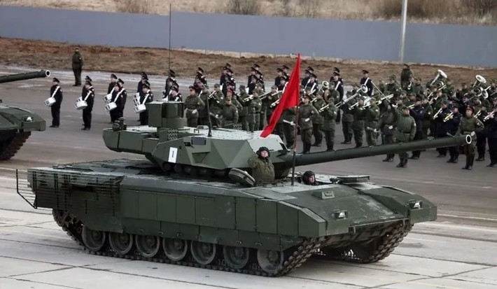 Cùng với đó là tỷ lệ trang bị công nghệ mới của lực lượng tăng thiết giáp Nga không cao, nhất là những loại mới được phát triển sau năm 2010 như xe tăng T-14, xe chiến đấu bộ binh hạng nặng T-15, xe trinh sát bọc thép Kurgan-25 và xe vận chuyển bọc thép.