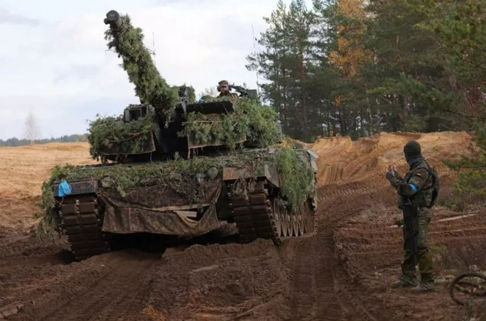 Chất lượng chiến đấu của Quân đội Ukraine qua các cuộc phản công, cũng đặt ra câu hỏi về chất lượng đào tạo mà người Ukraine nhận được từ phương Tây và về việc liệu lượng vũ khí trị giá hàng trăm tỷ USD, bao gồm gần 44 tỷ USD từ Mỹ, có thành công trong việc biến quân đội Ukraine một lực lượng chiến đấu theo tiêu chuẩn NATO.