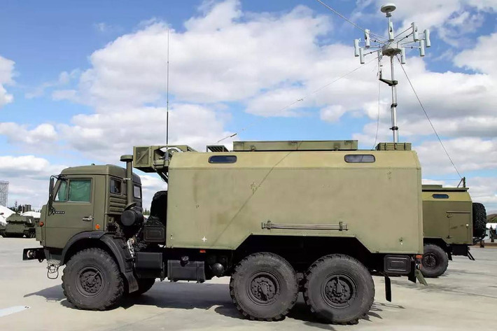 Ông Cherevaty nhấn mạnh sự cấp bách đối với Ukraine, trong việc củng cố các trụ cột của binh chủng tác chiến điện tử. Hiện Quân đội Ukraine cũng có một trường đào tạo cho chuyên ngành này; rõ ràng, tầm quan trọng của các hệ thống tác chiến điện tử đã được thừa nhận (ảnh hệ thống EW Pole).