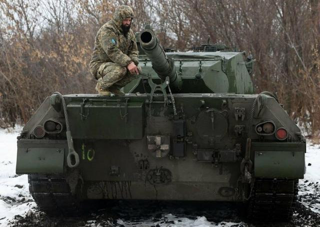Trên thực tế, những chiếc xe tăng Leopard 2 hiện đại hơn nhiều, còn bị tiêu diệt ngay lần đầu ra quân, nên không có gì lạ khi Leopard 1A5 chịu thiệt hại trong chiến đấu; bởi vì nó là mục tiêu mọi hỏa lực chống tăng của Nga, từ pháo binh đến UAV tự sát, từ mìn cho đến tên lửa chống tăng.