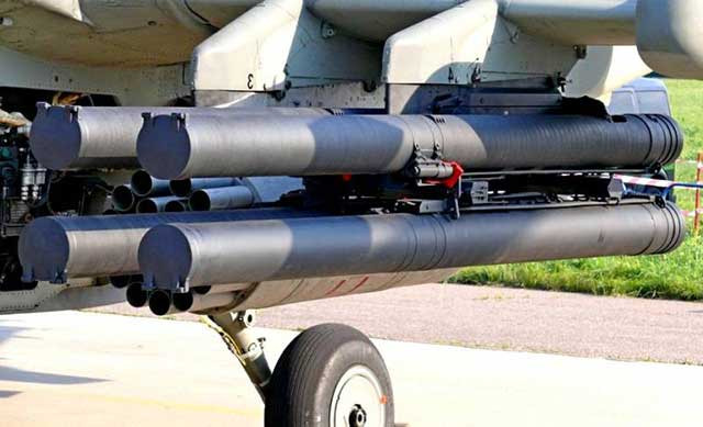 Phiên bản Hermes-A được sử dụng bởi trực thăng Kamov Ka-52 (tối đa 16 ống phóng) và Sukhoi Su-25 với phạm vi hoạt động từ 15 đến 20 km. Trong khi đó, phiên bản Hermes-K và Hermes-S có tầm bắn lên tới 100 km, khi sử dụng thêm động cơ phóng. Ảnh: Forces.