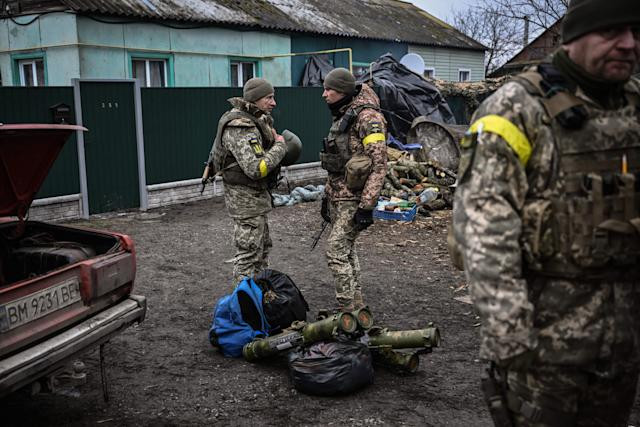 Viện Nghiên cứu Chiến tranh của Mỹ (ISW) cũng có quan điểm tương tự, cho rằng Quân đội Ukraine đang sử dụng binh lính tinh nhuệ và vũ khí tối tân để chống lại lính đánh thuê Wagner tại Bakhmut và những đơn vị tinh nhuệ của Ukraine đã bị lính đánh thuê của Nga loại khỏi vòng chiến đấu.