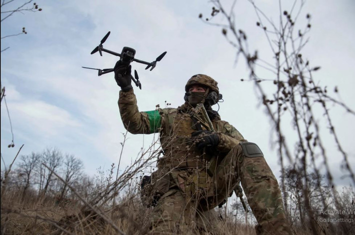 Tờ Eurasiantimes cho biết, với việc Ukraine sử dụng nhiều UAV dân sự cho mục đích quân sự, đồng thời phát triển những mẫu UAV quân sự trong nỗ lực sản xuất quốc phòng thời chiến. Có thể thấy, các hệ thống UAV giá rẻ sẽ tiếp tục đóng một vai trò quan trọng trong cuộc xung đột Nga-Ukraine.