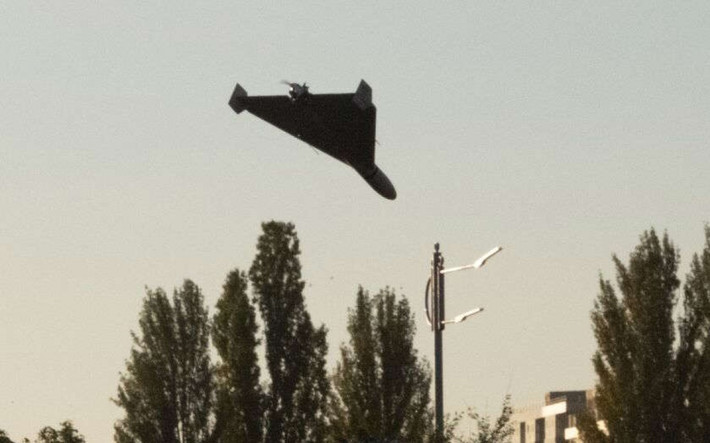 Còn Ukraine thì sao? Tên lửa và UAV tự sát của Nga sẽ khiến còi báo động phòng không vang lên khắp Ukraine mọi lúc, mọi nơi. Hệ thống công nghiệp quốc phòng của Ukraine luôn là mục tiêu ưu tiên hàng đầu trong các cuộc tấn công tên lửa của Nga. Vậy xưởng sản xuất, xưởng lắp ráp tên lửa Neptune cụ thể đang ở đâu và liệu có là mục tiêu tìm kiếm của tình báo Nga?