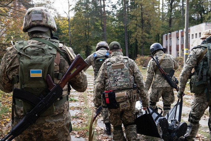 Viện ISW dẫn lời một sĩ quan Ukraine yêu cầu giấu tên cho biết, quân Nga đã chiếm lại cứ điểm trên từ tay quân đội Ukraine chỉ bằng một đòn phản công. Trong khi đó, để chiếm được khu vực này, các đơn vị Ukraine phải mất cả tháng trời tiến công với rất nhiều thiệt hại.