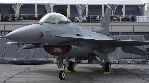 Với số lượng từ 90-100 chiếc F-16 là quá đủ với Ukraine; nhưng khó khăn nhất của Ukraine bây giờ không phải là máy bay, mà là khó đảm bảo an ninh sân bay; do Ukraine không thể triển khai tập trung, mà chỉ có thể triển khai phân tán.