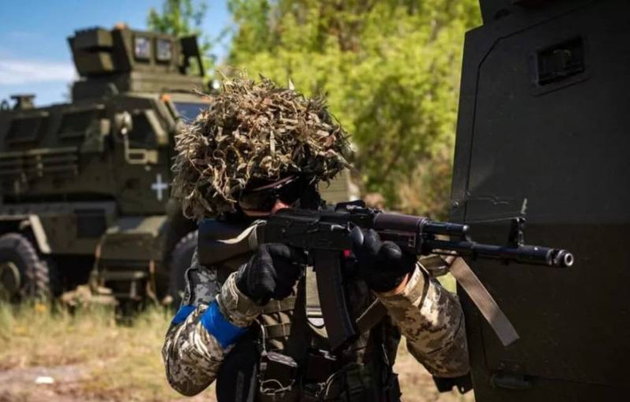 Hiện ở khu vực Novosilka thuộc phía nam tỉnh Donetsk, Quân đội Ukraine có 3 lữ đoàn bao gồm, Lữ đoàn bộ binh 23, Lữ đoàn thủy quân lục chiến 35 và 37. Như vậy, mặc dù Quân đội Ukraine xác định đây là hướng quan trọng, nhưng cho đến nay vẫn chưa có tiến triển rõ ràng trên mặt trận này.