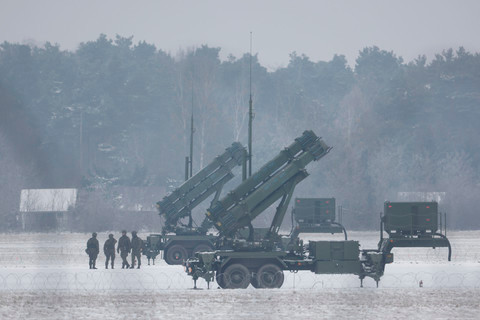 Tên lửa hành trình của Nga hoàn toàn có thể đánh trúng hệ thống Patriot; nhất là trong trường hợp phía Nga tấn công "tấp cập". Và rất có thể, tên lửa Patriot có thể đã không tham chiến trong vụ tấn công của Nga cách đây ít ngày. Ảnh:Vintages.