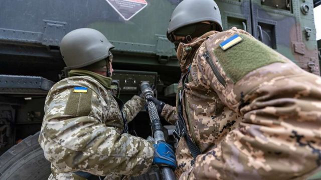Theo các bằng chứng đượcc công bố tờ Bulgarian Military cho rằng, có thể một tên lửa của Nga đã đánh trúng hệ thống phòng không Patriot; thậm chí không chỉ là một tên lửa mà có khi từ hai tên lửa của Nga trở lên. Ảnh: UA.