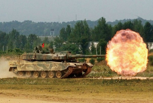Vào mùa hè năm 1986, cụm tháp pháo với tất cả các bộ phận mẫu đã được lắp đặt trên ba phương tiện thử nghiệm để kiểm tra bộ phận truyền lực và thử nghiệm trình diễn chức năng đã được thực hiện tại Trung tâm Kiểm tra Captiere.
