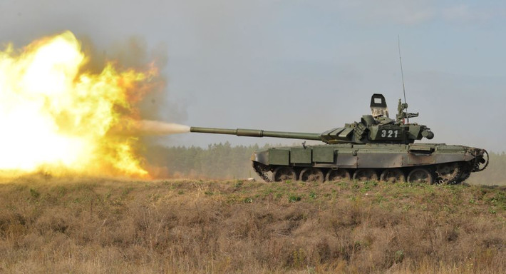 Với những xe tăng hiện đại hơn như T-72, T-80 hoặc phiên bản mới nhất là T-90 của Nga, được sử dụng rộng rãi cho các hoạt động tấn công cơ động. Các chuyên gia đang đánh giá các kịch bản khác nhau về việc sử dụng xe tăng trong cuộc xung đột, xem Nga và Ukraine bên nào sử dụng hiệu quả hơn.