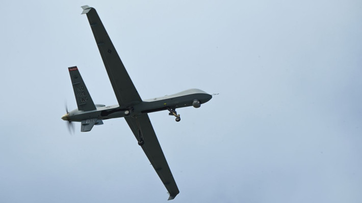 Thứ nhất, UAV MQ-9A ER kế thừa thiết kế cơ bản của MQ-9A về mặt bố trí cấu trúc; ngoài động cơ tuốc bin cánh quạt Honeywell TPE331-10 và cánh quạt 4 cánh ở phía sau thân máy bay, còn có bố cục đuôi hình chữ Y lớn. Trong đó có thẳng đứng hình chữ V và cánh bụng đơn; tạo thành chứ Y.
