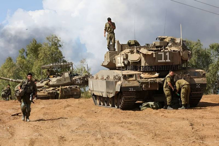 Hiện lực lượng vũ trang Hamas phải đối mặt với những khó khăn chưa từng có. Trước đây, họ chỉ dựa vào súng phóng lựu chống tăng RPG và mìn để chiến đấu chống lại quân đội Israel; nhưng giờ đây họ thực sự bất lực trước những chiếc xe ủi bọc thép của Israel đang lừng lững tiến vào.