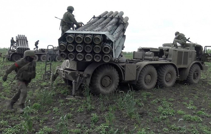 Theo trang Topwar, trong 24 giờ qua, quân đội Nga đã phá hủy ít nhất hai điểm phòng ngự kiên cố của Ukraine ở Avdeevka, khiến Quân đội Ukraine phải chịu tổn thất lớn và quân số; 20 vũ khí hạng nặng bị phá hủy.