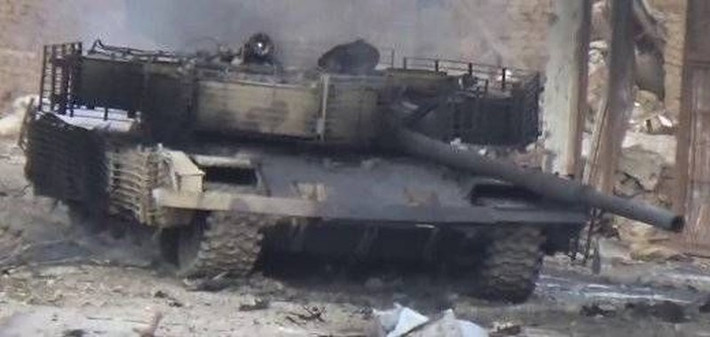 Trong khi đó, vào ngày 25/1, phát biểu tại cuộc họp báo thường kỳ, phát ngôn viên Điện Kremlin Dmitry Peskov nói rằng, bất kỳ xe tăng nào mà phương Tây cung cấp cho Ukraine cũng sẽ “cháy rụi”; ông cho rằng, việc chuyển giao phương tiện này cho Ukraine chỉ là sự “tốn kém”.