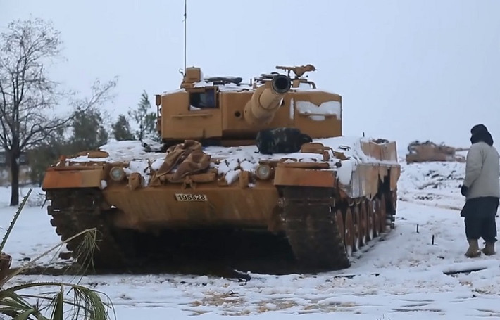 Đến nay, Ukraine có khoảng 100 thành viên kíp xe tăng được huấn luyện để sử dụng xe tăng Leopard 2. Với số lượng thành viên như vậy, Quân đội Ukraine có thể thành lập một tiểu đoàn từ những chiếc xe Leopard 2 đầu tiên được Đức chuyển giao.
