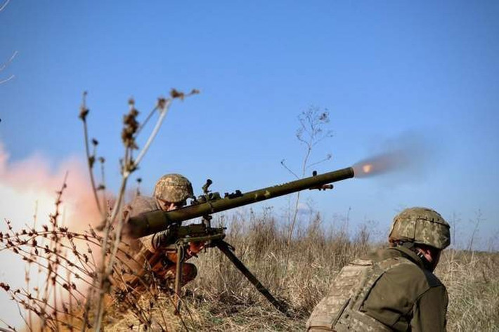 Nhưng điều khác biệt mà Bulgarian Military chỉ ra là chiến dịch chiếm Marinka “khác trận chiến rung chuyển Bakhmut”, khi quân Nga đánh chiếm Marinka diễn ra “một cách êm ả”. Các lực lượng Nga đã "âm thầm" chiếm được thành phố giống như pháo đài mà Quân đội Ukraine đã dày công củng cố trong suốt 7 đến 8 năm.