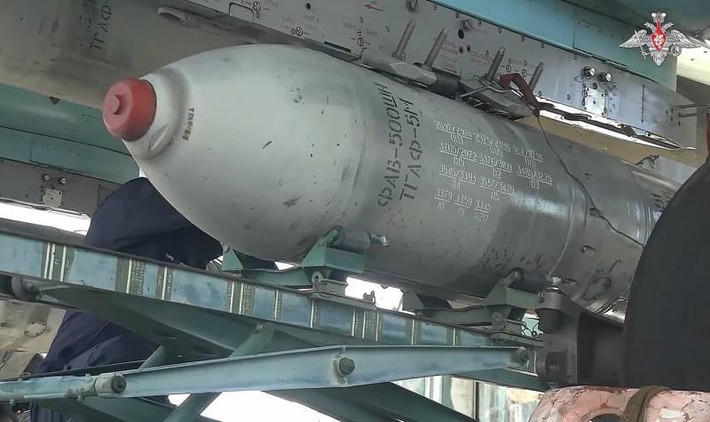 Phiên bản Su-25SM3 còn được trang bị hệ thống GLONASS cho phép máy bay định hướng tốt hơn và có thể sử dụng vũ khí có độ chính xác cao; nhất là các loại bom lượn có điều khiển, có thể phá hủy các mục tiêu nhỏ trên mặt đất một cách chính xác gấp ba lần, so với những phiên bản nâng cấp trước đó.