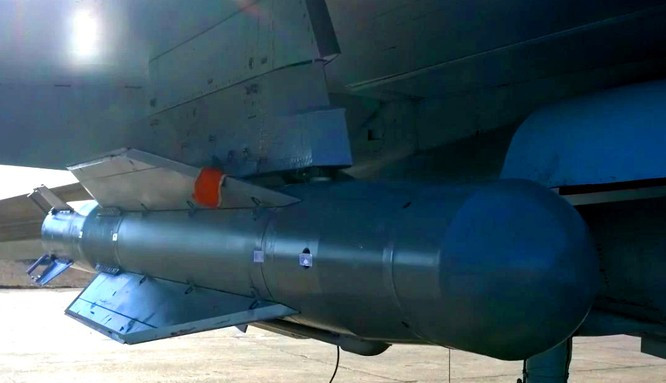 Việc ông Ignat nhấn mạnh rằng hệ thống phòng không của phương Tây như Patriot và SAMP\T và chiến đấu cơ F-16 đủ sức chống lại các loại vũ khí này của Nga. Tuy nhiên ý kiến của ông Ignat bị giới chuyên môn nghi ngờ rằng, quân đội Ukraine không thể theo dõi các vụ phóng bom từ trên không như vậy.