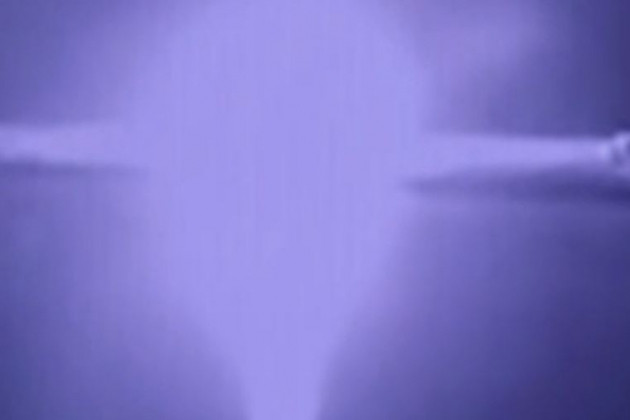 Trên đoạn video được đưa lên mạng xã hội, người xem có thể thấy vụ nổ mạnh đến mức trong bán kính vài trăm mét, các vật thể của quân đội Ukraine đã bị phá hủy theo đúng nghĩa đen bởi sóng nổ và các mảnh đạn.
