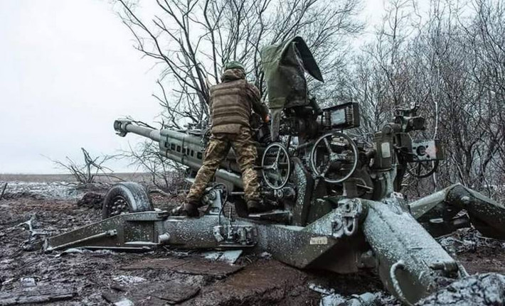 Được biết, một số đơn vị Ukraine đã nhận được lệnh triệt thoái và các lực lượng tinh nhuệ bắt đầu đột phá và rút lui lần lượt dưới sự yểm trợ của các đơn vị Ukraine khác. Theo các báo cáo, Lữ đoàn 93, Lữ đoàn 4, Lữ đoàn 17 và Lữ đoàn 241 của Quân đội Ukraine cũng kiên quyết trấn giữ đường T0504, để mở lối đi an toàn cho quân từ Bakhmut triệt thoái.