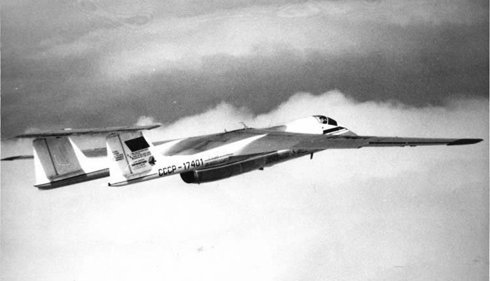 Sau khi Liên Xô tan rã năm 1991, Nga được hưởng toàn bộ số máy bay M-55 và được sử dụng làm máy bay nghiên cứu dân sự và được sử dụng cho các nghiên cứu về vật lý tầng bình lưu và bề mặt trái đất.