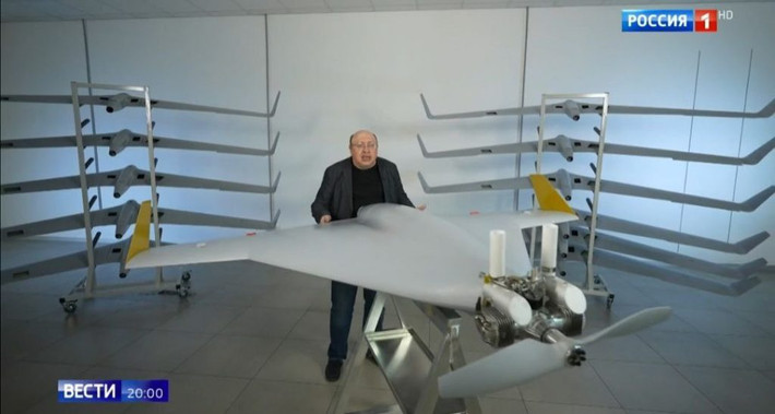 Vào tháng 9 vừa qua, công ty Zala Aero của Nga có trụ sở tại Izhevsk, đã ra mắt dòng UAV Italmas, hay còn gọi là “Sản phẩm 54 (Izdeliye-54)”. Trước đó công ty Zala Aero đã thử nghiệm UAV Italmas từ mùa đông năm ngoái, đến đầu mùa thu năm nay.