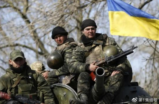 Thứ hai, mục đích chính của Quân đội Ukraine cố thủ tại thành phố Bakhmut không phải là bảo vệ Bakhmut, mà là để “câu giờ” cho Quân đội Ukraine ở hậu phương chuyển sang tiêu chuẩn hóa NATO; đồng thời củng cố lực lượng chuẩn bị cho chiến dịch phản công.