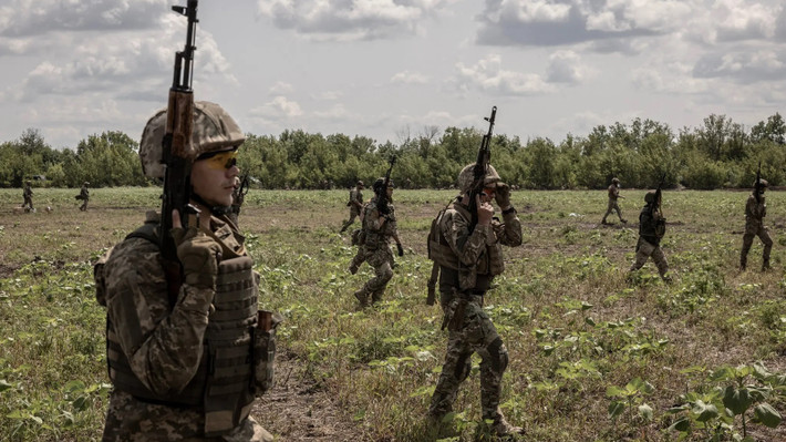 Vì quân đội Ukraine đã rất quen thuộc với chiến thuật của Nga, nên hiện tại họ đã điều chỉnh chiến thuật của mình, dựa trên kinh nghiệm chiến trường và tình hình thực tế. Ngoài ra, tuyến phòng thủ rộng lớn và vững chắc do quân đội Nga xây dựng, cũng là trở ngại gần như không thể vượt qua của Ukraine.