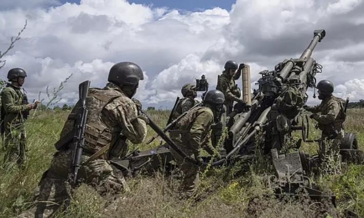 Thứ trưởng Bộ Quốc phòng Ukraine, bà Hanna Maliar cũng nêu rõ, thế trận tấn công của quân đội Ukraine đã chuyển từ hướng Zaporozhye sang mặt trận phía đông bắc Donbass. Bà Maliar cho biết, số phận của chiến dịch mùa hè này của Ukraine cũng sẽ phụ thuộc vào cuộc tấn công của quân đội Nga vào hồ chứa Oskol và theo hướng Kupyansk.
