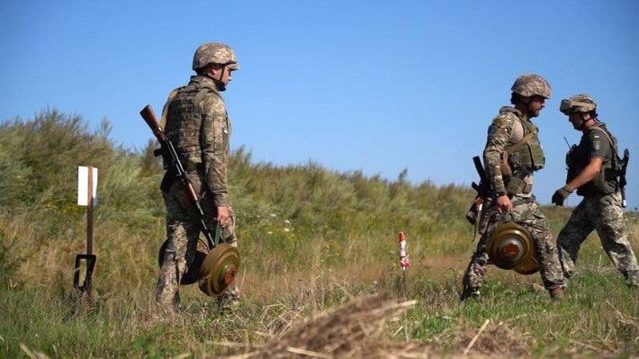 Bà Maliar tin rằng, cuộc tấn công về phía đông của quân đội Nga thông qua tuyến phía bắc của Donbass, có thể đảo ngược tình thế trên toàn bộ chiến tuyến của Donbass. Các chuyên gia quân sự Nga chỉ ra rằng, một trong những khó khăn đang chờ đợi quân đội Ukraine ở tuyến phía bắc Donbass, là các sĩ quan và binh lính sẽ phải đi qua các bãi mìn do chính họ rải.