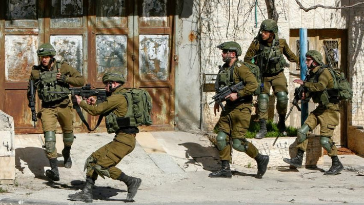 Levi qua đời vào tối ngày 7/10 tại Kibbutz Reim ở miền nam Israel. Khu định cư này cũng bị một nhóm người Palestine thuộc phong trào Hamas chiếm giữ. Ít nhất 10 người Palestine thiệt mạng trong cuộc giao tranh, nhưng quân đội Israel cũng bị tổn thất.