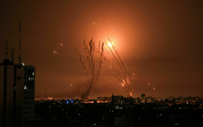 Sáng sớm ngày 7/10/2023, Hamas tiến hành cuộc tấn công tên lửa lớn nhất trong những năm gần đây từ Dải Gaza vào Israel, ước tính khoảng 5.000 quả tên lửa đã được bắn ra. Điều quan trọng hơn là Hamas đã thay đổi chiến thuật phóng tên lửa lần này.