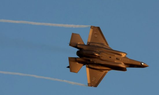 Vì vậy, nhiều ý kiến đồng tình rằng, nếu Iran và Israel xảy ra chiến tranh, Không quân Israel với sự hỗ trợ của máy bay cảnh báo sớm và tiêm kích tàng hình F-35, sẽ dễ dàng đè bẹp Không quân Iran trong thời gian ngắn.