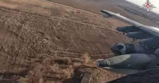 Trong một cuộc không kích vừa qua, máy bay cường kích Su-25 của Không quân Nga một lần nữa sử dụng rocket không điều khiển S-8 trong tấn công xuống khu vực nghi xe tăng chiến đấu chủ lực Leopard-2 xuất hiện. Cùng với Su-25, pháo binh Nga cũng liên tục dội pháo xuống khu vực trên.