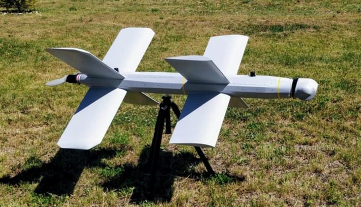 Đó có thể là đạn pháo dẫn đường chính xác, tên lửa dẫn đường chính xác, UAV tự sát có độ chính xác cao và các loại đạn dược khác. Nếu quân đội Nga có một số máy bay trinh sát mặt đất và cảnh báo sớm có thể dẫn đường bất cứ lúc nào. Và nếu quân Nga sử dụng hàng ngàn tên lửa tấn công chính xác theo thời gian thực, thì chiến thuật phòng thủ chiến hào của quân đội Ukraine đã bị phá vỡ từ lâu.