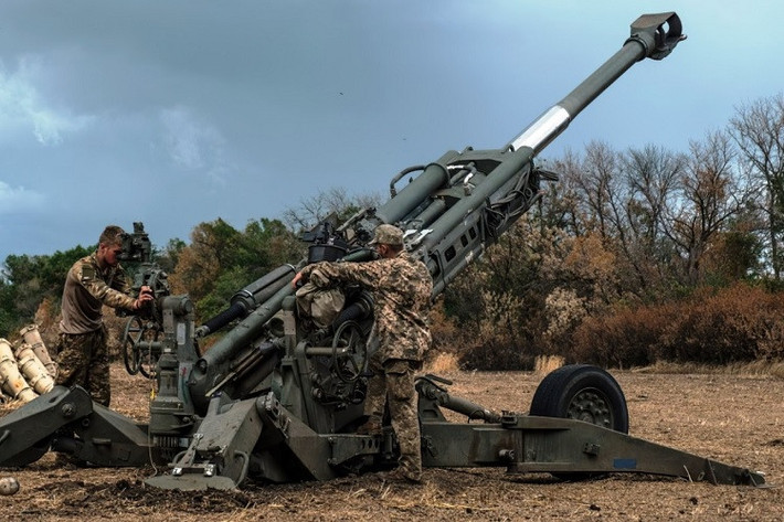 Cho nên, Quân đội Ukraine hiện tại không phải là không có cơ hội; họ có thể tổ chức phản công ở những khu vực trọng điểm. Nhưng nếu Quân đội Ukraine vẫn không có hành động phản công mạnh mẽ, thì có thể khẳng định, họ đã hết lực lượng và Bakhmut thực sự là nơi tiêu hao quân số và vũ khí đối với Quân đội Ukraine.