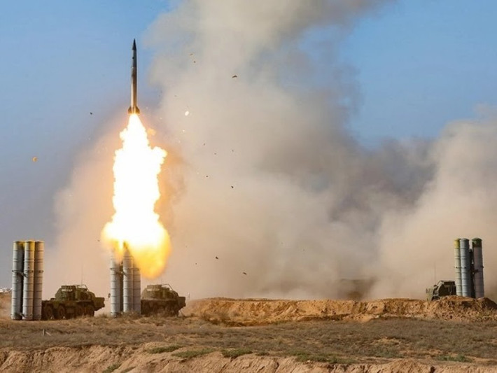 Bộ trưởng Quốc phòng Nga Sergei Shoigu cũng từng nói về vũ khí tiêu diệt máy bay độc đáo của Nga vào tháng 11 năm nay. Theo ông Shoigu, hệ thống phòng không của Nga sẽ cần khoảng 20 ngày để tiêu diệt toàn bộ máy bay F-16 mà phương Tây có thể chuyển giao cho Ukraine.