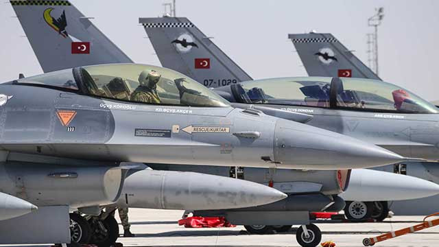 Chương trình hiện đại hóa máy bay F-16 của Thổ Nhĩ Kỳ đã thu được những kết quả đáng ghi nhận. Theo tuyên bố trên các phương tiện truyền thông Thổ Nhĩ Kỳ, những chiếc F-16 Block 30 đầu tiên của họ, đã được hiện đại hóa thành công. Tiếp theo là việc hiện đại hóa những phiên bản Block 40 và 50 sẽ bắt đầu. Ảnh: Pinterst.