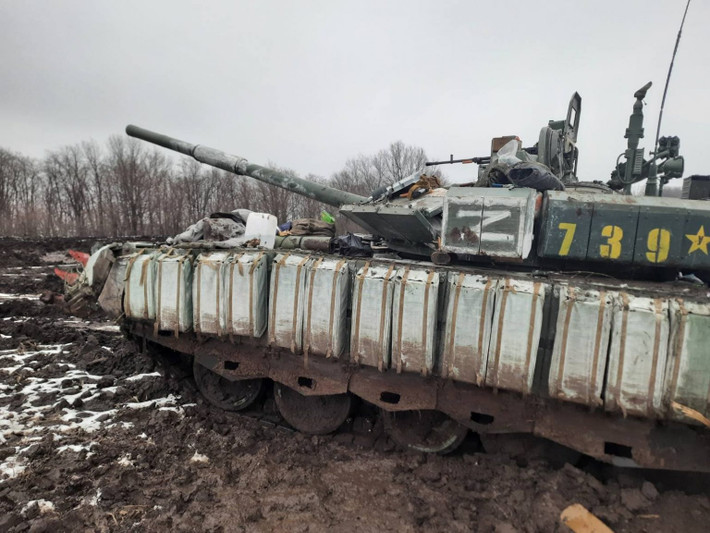 T-80BMV là một trong những loại xe tăng được cung cấp nhiều nhất cho quân đội Nga kể từ đầu cuộc chiến ở Ukraine. Đợt giao hàng cuối cùng được biết đến là vào cuối năm ngoái, nhưng một lô T-80BVM mới đã được phát hiện cách đây một tháng ở Donetsk, được chế tạo cùng với T-90M. Ảnh: Pinterest.
