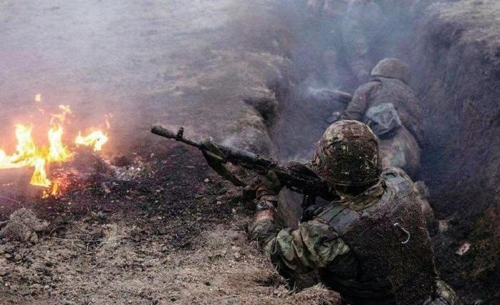 Mục đích của Nga tại Kupyansk là xuyên thủng các tuyến phòng ngự của Quân đoàn 9 và 10 của Quân đội Ukraine. Câu hỏi đặt ra là quân Ukraine chọc thủng tuyến Zaporozhye của quân Nga trước hay quân Nga chọc thủng Kupyansk của Ukraine trước?
