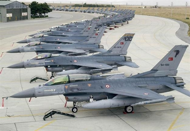 Người ta nói về Thổ Nhĩ Kỳ có thể viện trợ F-16 cho Ukraine, nhưng có vẻ như tình hình sẽ trở nên rõ ràng hơn nhiều sau Chủ nhật tuần này, khi vòng hai của cuộc bầu cử tổng thống được tổ chức. Có tin đồn rằng, nếu đương kim Tổng thống Erdogan đắc cử thêm một nhiệm kỳ nữa, Thổ Nhĩ Kỳ không có ý định đàm phán về việc gửi F-16 tới Ukraine. Ảnh: Forces.